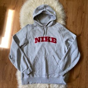 VINTAGE NIKE RED SPELLOUT LOGO GREY PULLOVER HOODIE